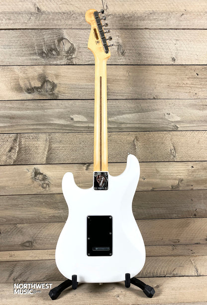 Fender 70th Anniversary Player II Stratocaster Polar White